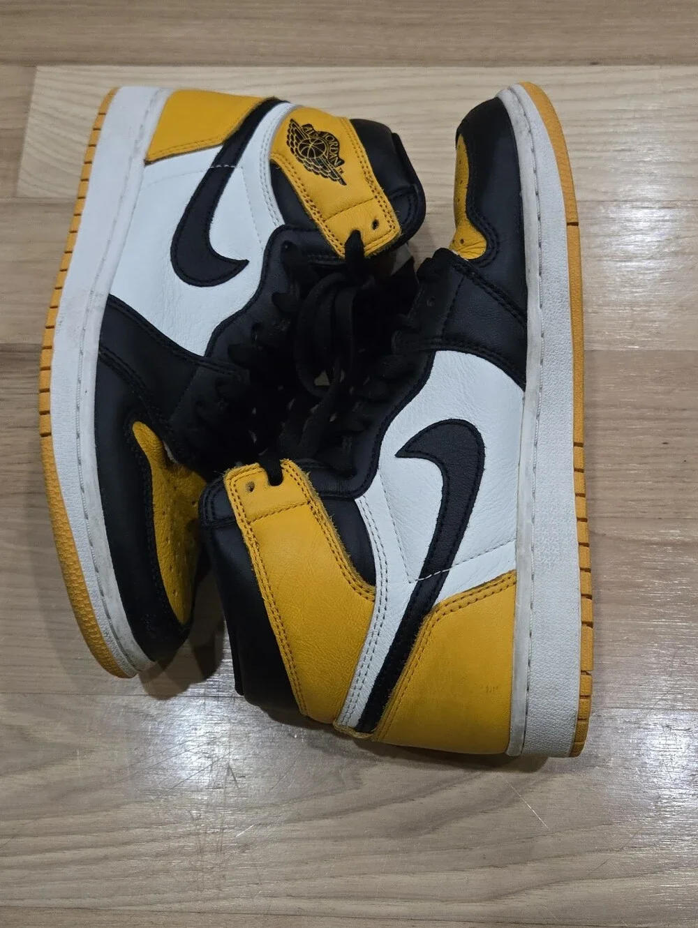 Air Jordan 1 Retro High Top Sneakers Yellow, Black & White Size 7